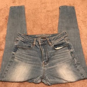 light wash skinny jeans